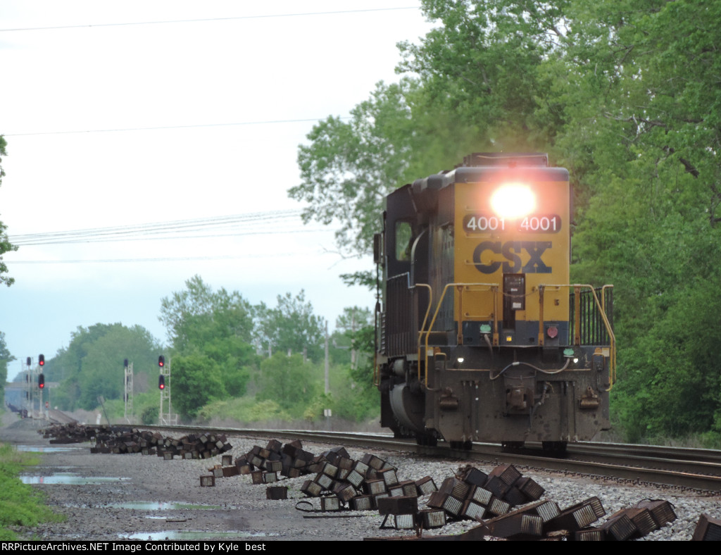 CSX 4001 on W321